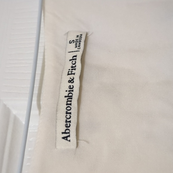 Butterfly Crop - Picture 2 of 3